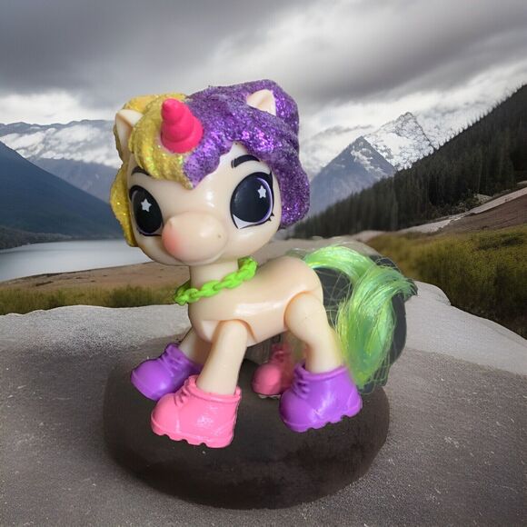 Zuru Unicorn Squad Bree Glitter Pink Horn Green Tail 2.5" - Picture 1 of 5